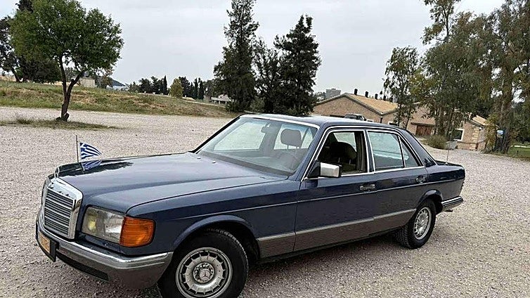Sale a la venta el coche de Andreas Papandreu