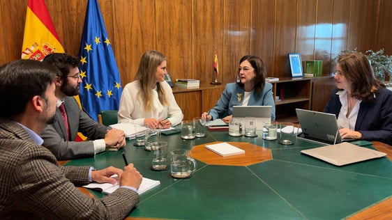 La vicepresidenta tercera, Sara Aagesen, se reúne este jueves con la presidenta de la CNMC, Cani Fernández, en la sede del Ministerio para la Transición Ecológica con motivo del apagón del lunes.
