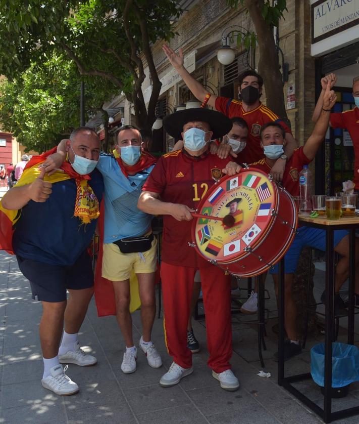 Imagen secundaria 2 - Muere Manolo 'el del Bombo' a los 76 años