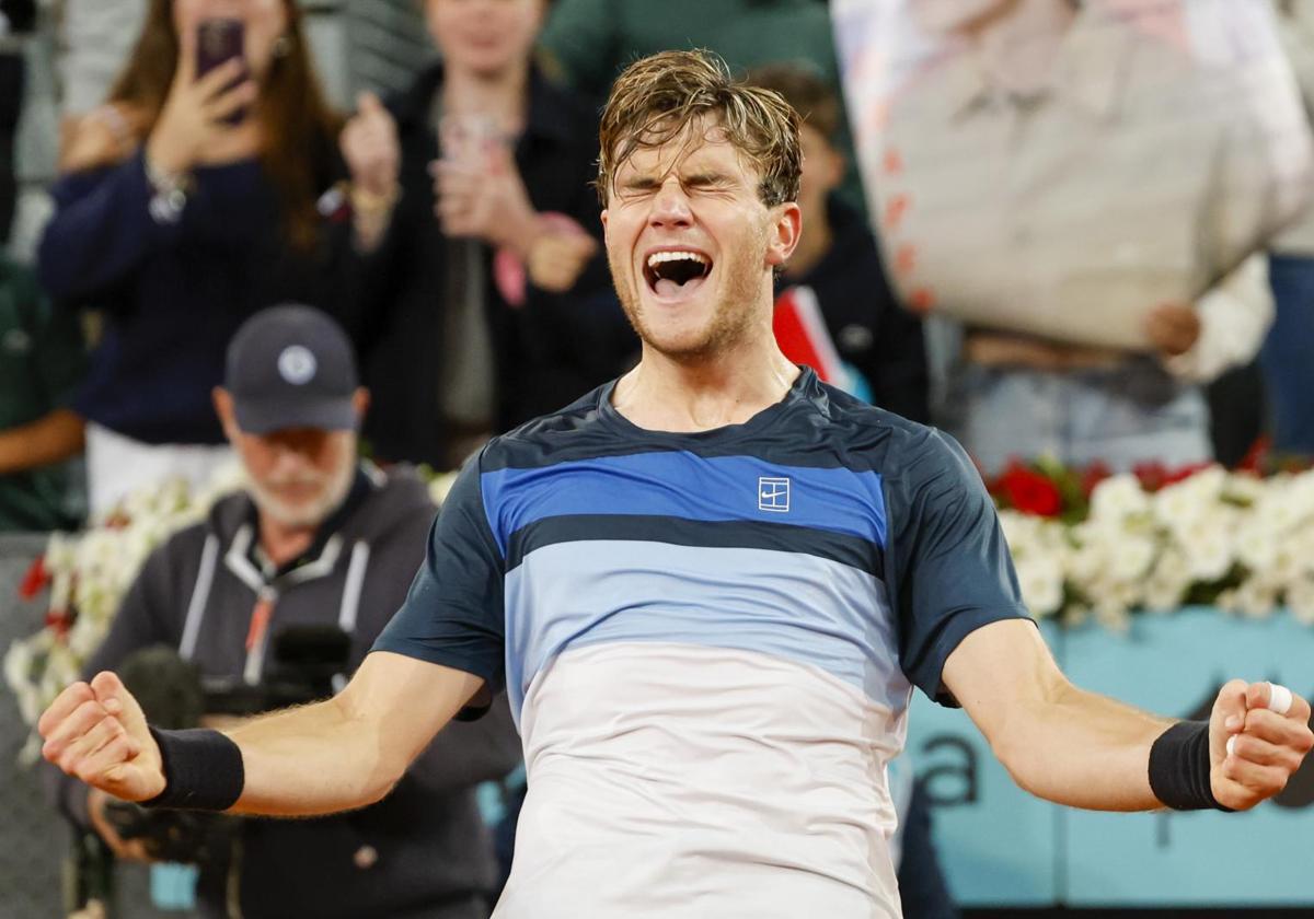 Jack Draper celebrates his victory over Lorenzo Musetti.