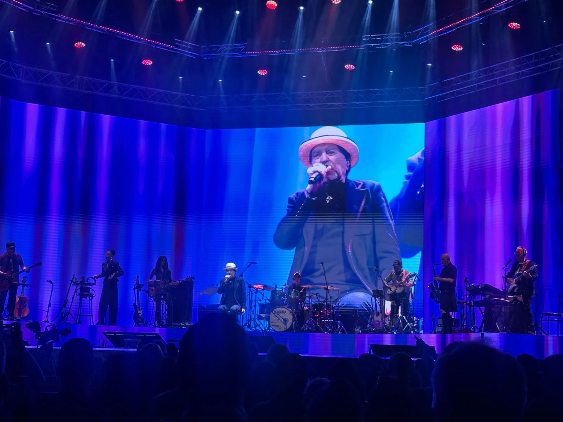 El músico y cantante Joaquín Sabina durante el concierto en Las Palmas de Gran Canaria.