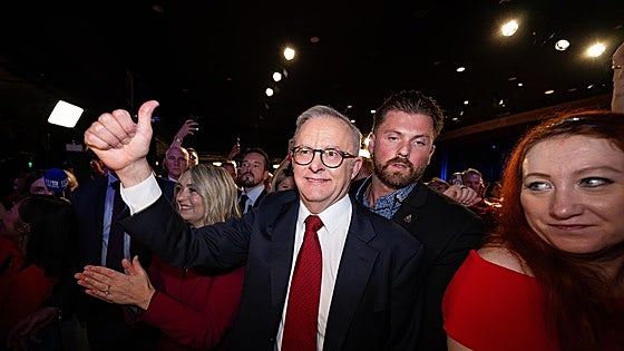 Aplastante victoria en Australia del laborista Albanese impulsado por su oposición a Trump