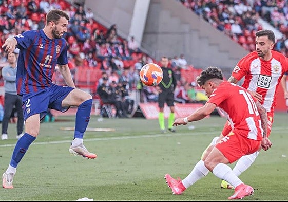 El Almería se mete en 'playoff' tras golear a un flojito Eldense