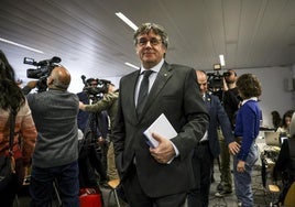 Puigdemont duda de que Sánchez frene la opa de BBVA a Sabadell