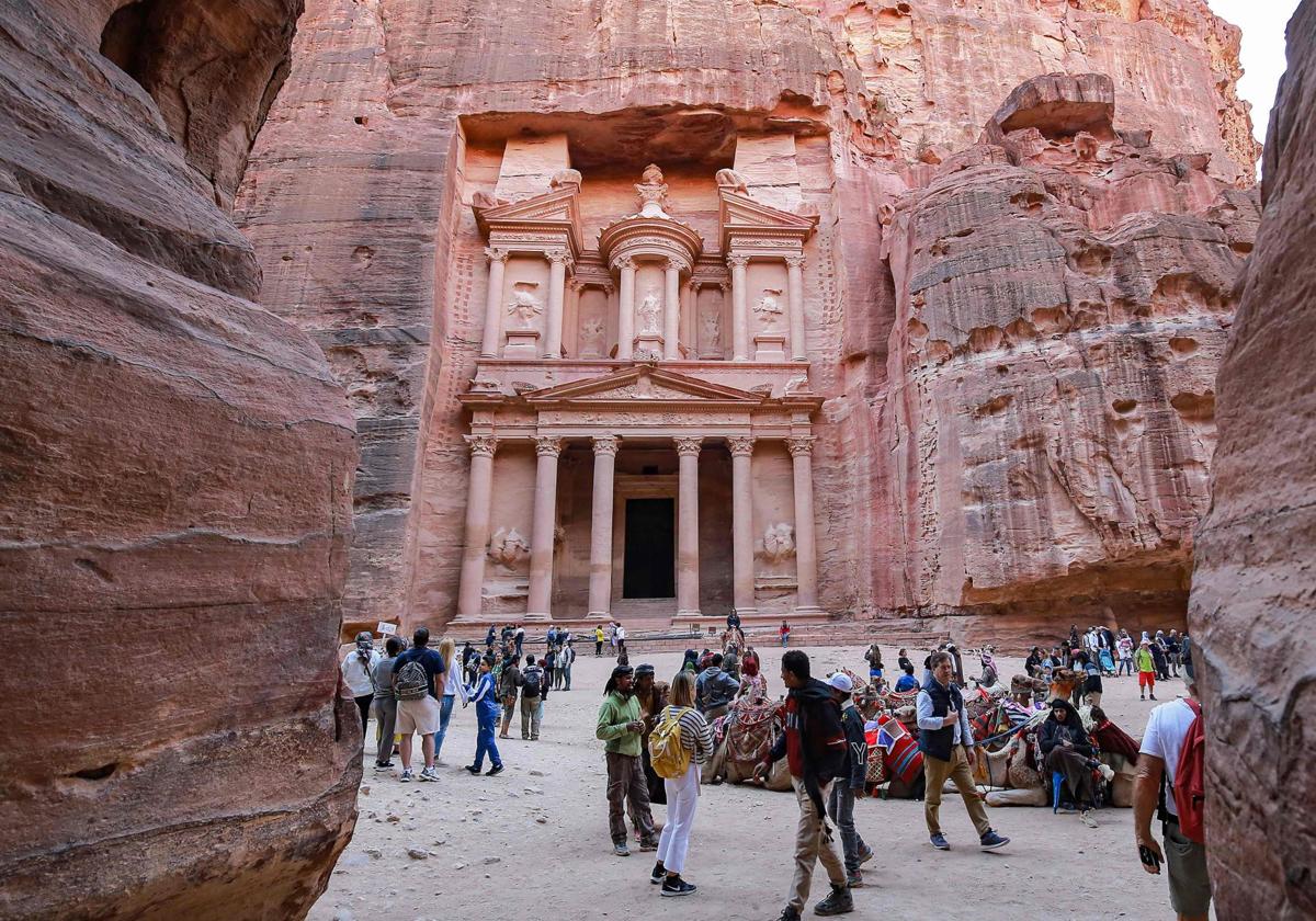 1.800 turistas evacuados por las inundaciones en Petra