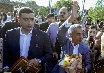 El ultra Simion se enfrentará al alcalde de Bucarest en la segunda vuelta de las elecciones en Rumanía