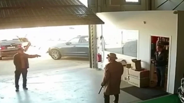 Imagen del vídeo de seguridad durante el asalto en Badajoz.