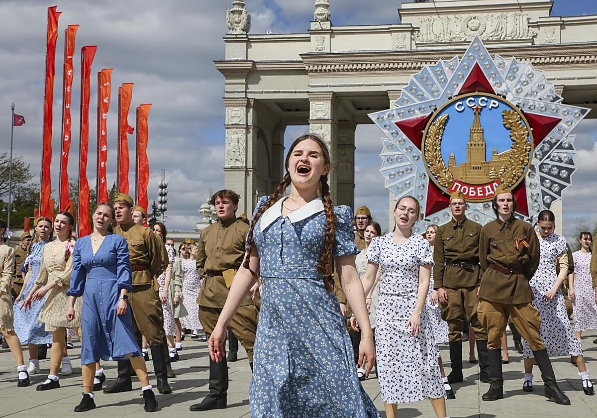 Uno de los actos en Moscú previos al desfile de la victoria este viernes.