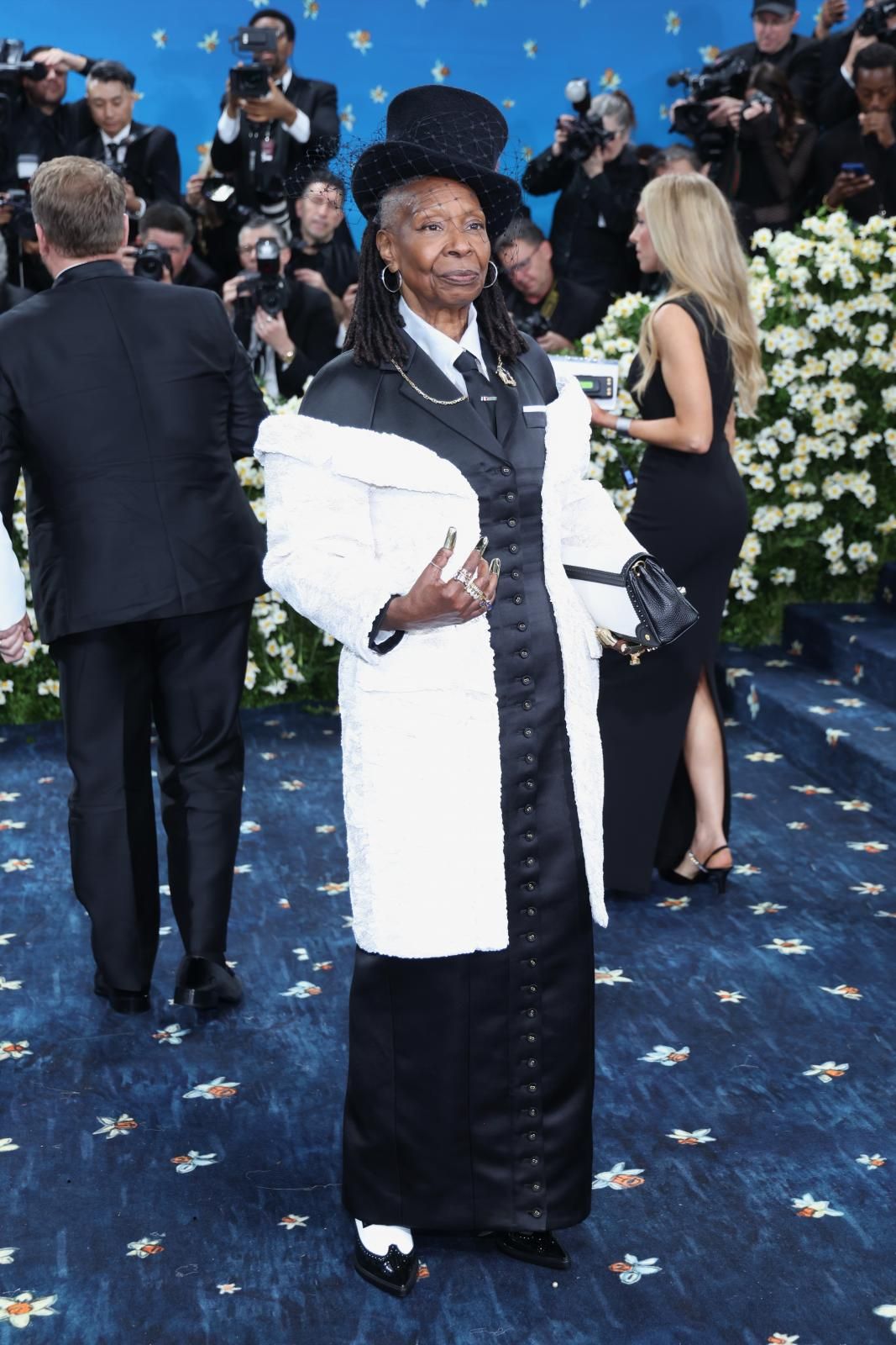 Whoopi Goldberg, de Thom Browne. 
