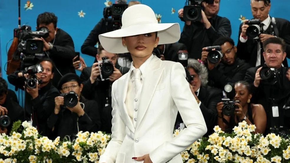 Todos los looks de la MET Gala 2025: del espectacular look de Rosalía al poderoso traje blanco de Zendaya