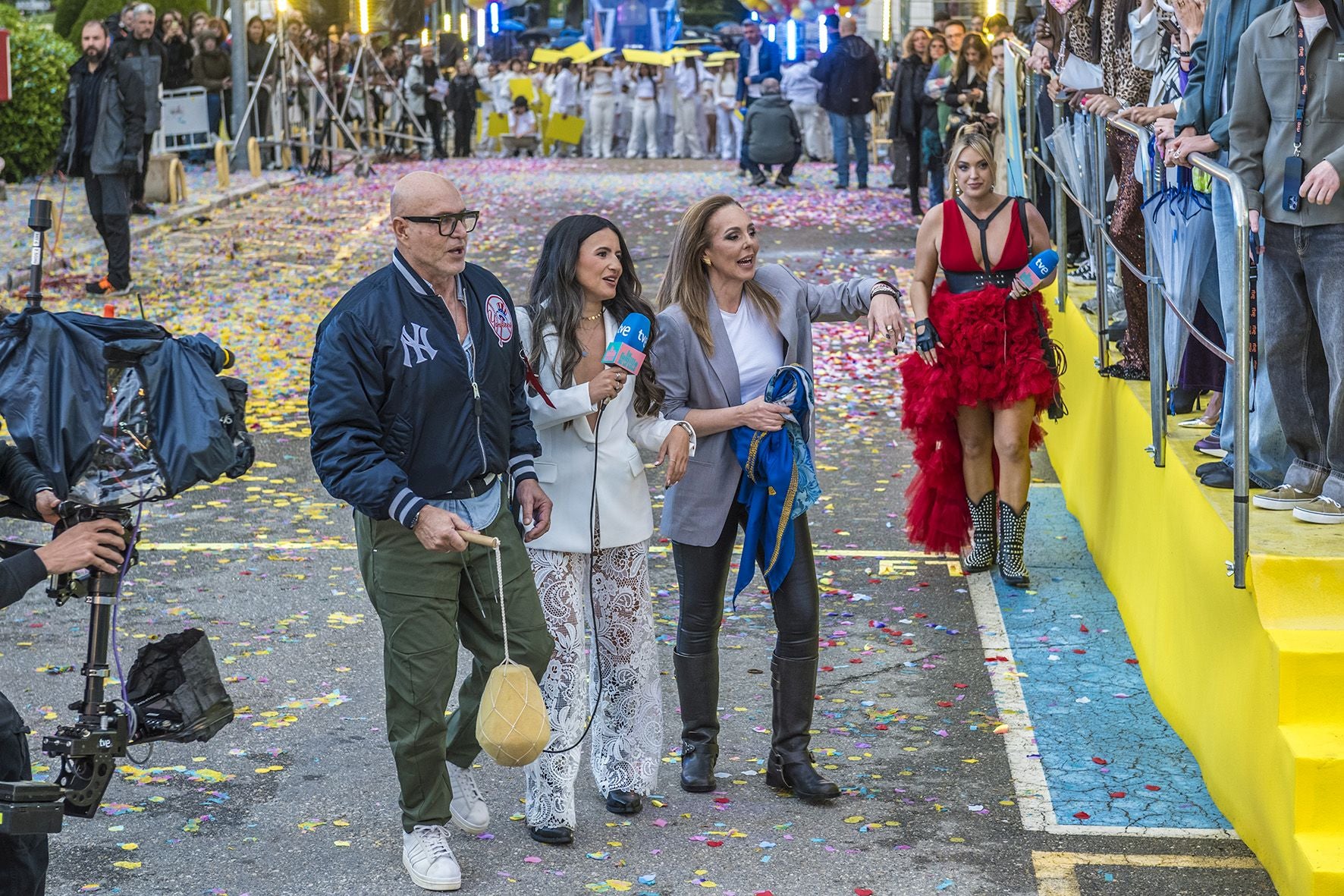 Kiko Matamoros y Rocío Carrasco, durante el desfile del lunes.