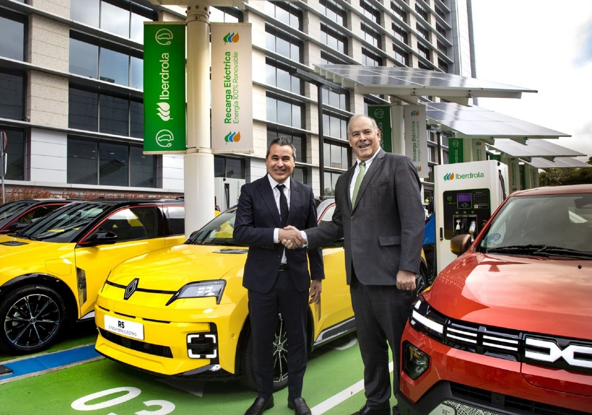 Josep María Recasens, presidente y director general de Renault Group España y Mario Ruiz Tagle, CEO de Iberdrola España