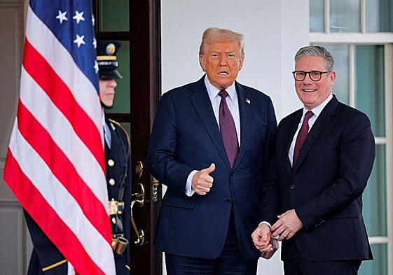 El presidente de Estados Unidos, Donald Trump, con el Primer Ministro Británico, Keir Starmer