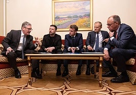 Zelenski, Macron, Merz, Starmer y Tusk hablan con Trump desde Kiev el pasado sábado.