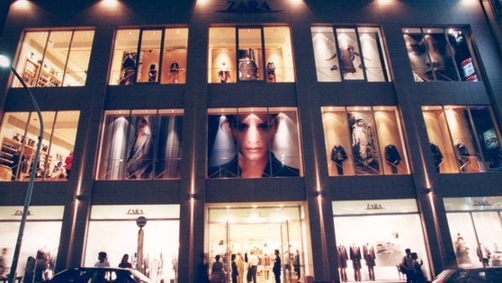 Zara cumple 50 años creando necesidades 'fashionistas'