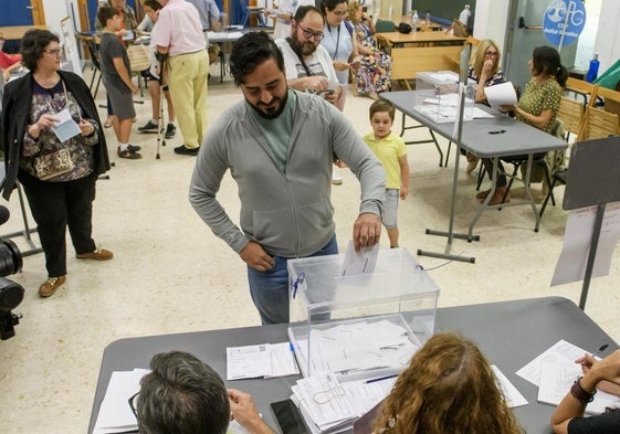 Alvise Pérez, votando en las pasadas elecciones europeas del pasado 8 de junio