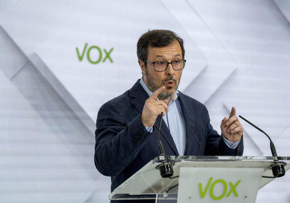Vox tilda de «disparate» el acuerdo PP-PSOE para subir el número de diputados de 33 a 55 en Castilla-La Mancha