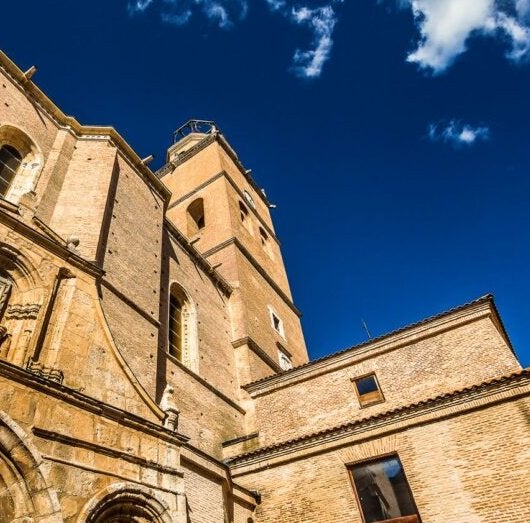 Este pueblo fue el favorito de los Reyes Católicos: está en Castilla y León y es una joya escondida con un castillo espectacular