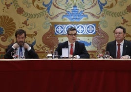 El ministro de Presidencia y Justicia Félix Bolaños y, a su izquierda, el fiscal general Álvaro García Ortiz en un acto. .