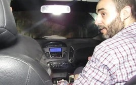 Muhammad Sinwar, en una de las escasas imágenes que hay sobre él, dentro de un coche en un túnel de Hamás bajo Gaza.