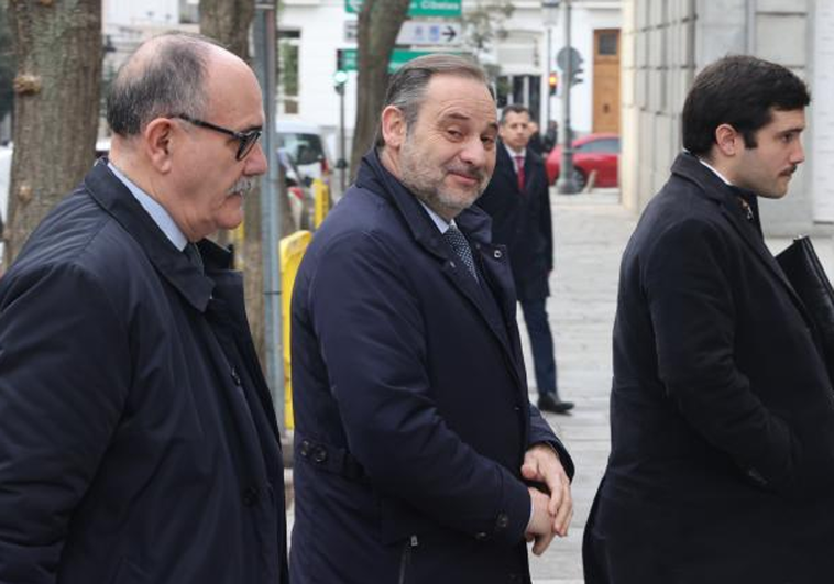 Ábalos lanza en redes sociales su última versión sobre la filtración de sus mensajes con Sánchez