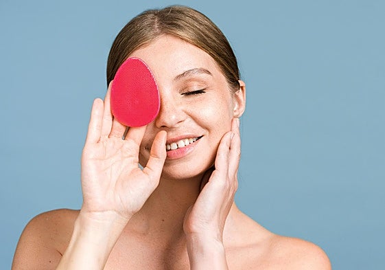 Este cepillo masajeador de FOREO está ahora a su precio más bajo en Amazon con esta rebaja del 30%