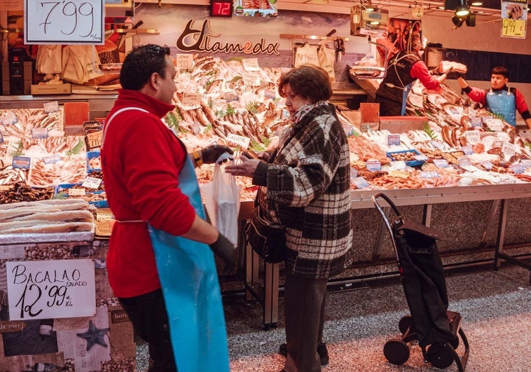 El aceite de oliva se desploma un 40% frente al año pasado aunque huevos, café y chocolate siguen disparados