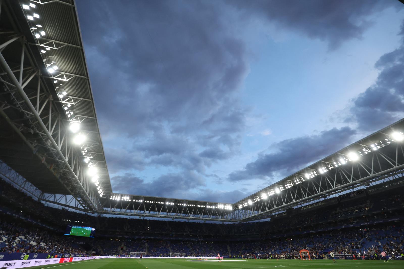 Atropello múltiple a las puertas del estadio de Cornellà antes del Espanyol-Barça