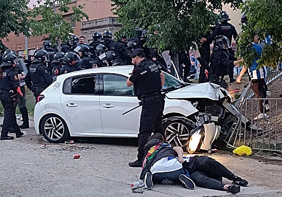 En la UCI uno de los heridos en el atropello masivo antes del Espanyol-Barça en Cornellà