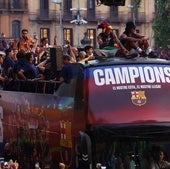 El Barça festeja la Liga por las calles de la Ciudad Condal