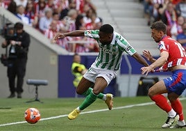 El Atlético golea al Betis con un estelar Julián Álvarez