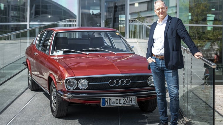 La Audi Piazza de Ingolstadt ha sido el lugar de la cita para las nueve generaciones del modelo, junto a sus propietarios y empleados de la marca