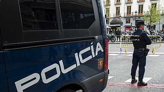 Muere un menor en Linares olvidado por su padre de acogida en el coche
