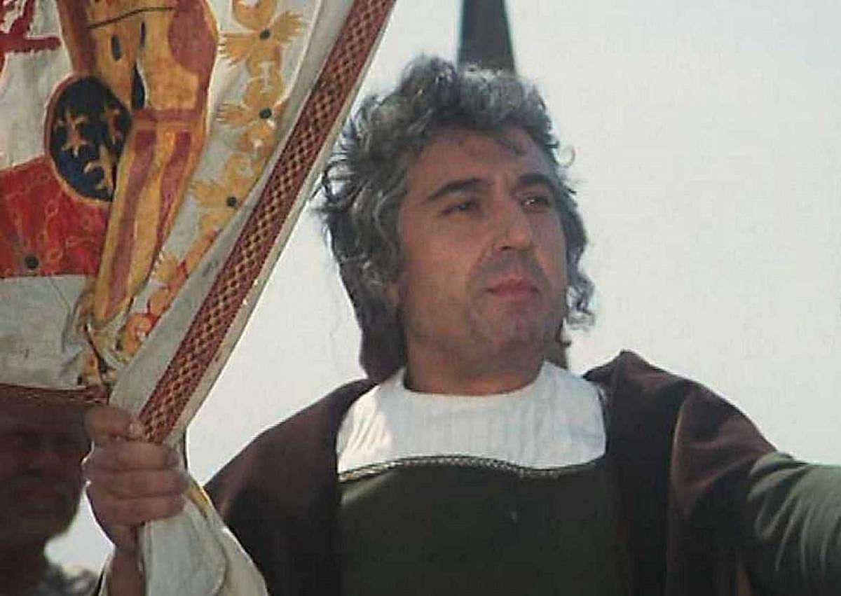 Imagen secundaria 1 - Alfredo Landa y Haydée Balza en 'Fin de semana al desnudo' (1974), Andrés Pajares en 'Cristóbal Colón, de oficio... descubridor' (1982) y cartel de 'Los bingueros' (1979). 