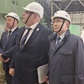 El presidente ruso, Vladímir Putin, recorrió el martes la central nuclear de Kursk durante su visita a la región.