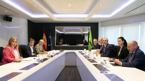 Madrid y AENA acuerdan hacer un censo de las personas sin hogar que pernoctan en Barajas