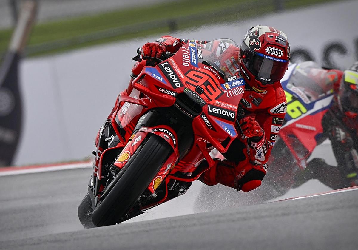 Marc Márquez, a bordo de su Ducati durante una prueba esta temporada.