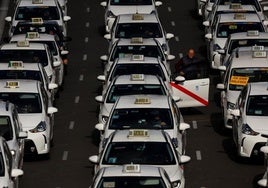 Protesta de taxistas en el centro de Madrid.