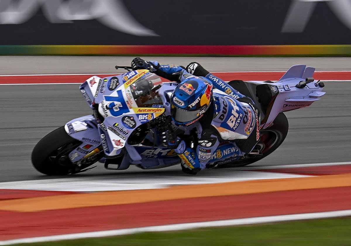 Álex Márquez lidera en Silverstone a ritmo de récord