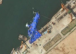 Imagen aérea del astillero donde se hundió parte del buque.