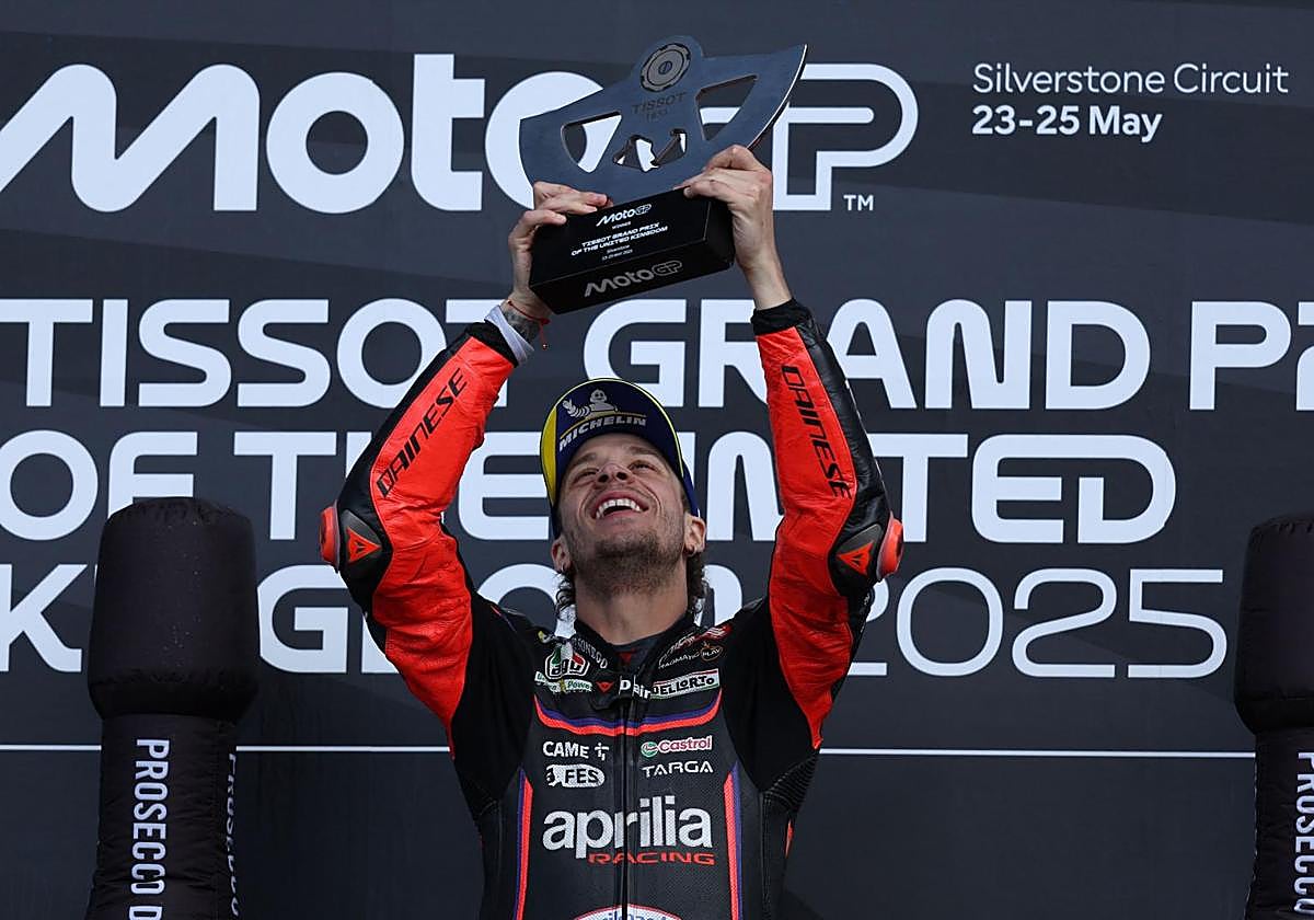 Bezzecchi gana con la Aprilia y manda un mensaje a Jorge Martín