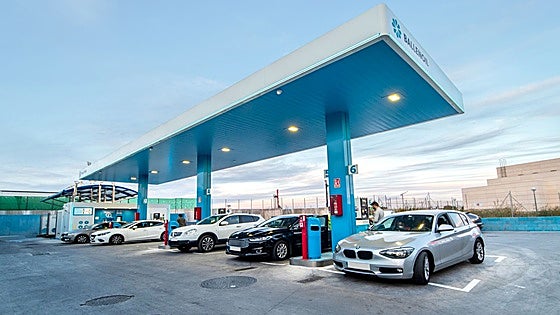 ¿Por qué son tan baratas las gasolineras low cost?