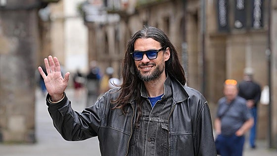 Oliver Laxe preestrena su película premiada en Cannes, Sirât, «en casa»