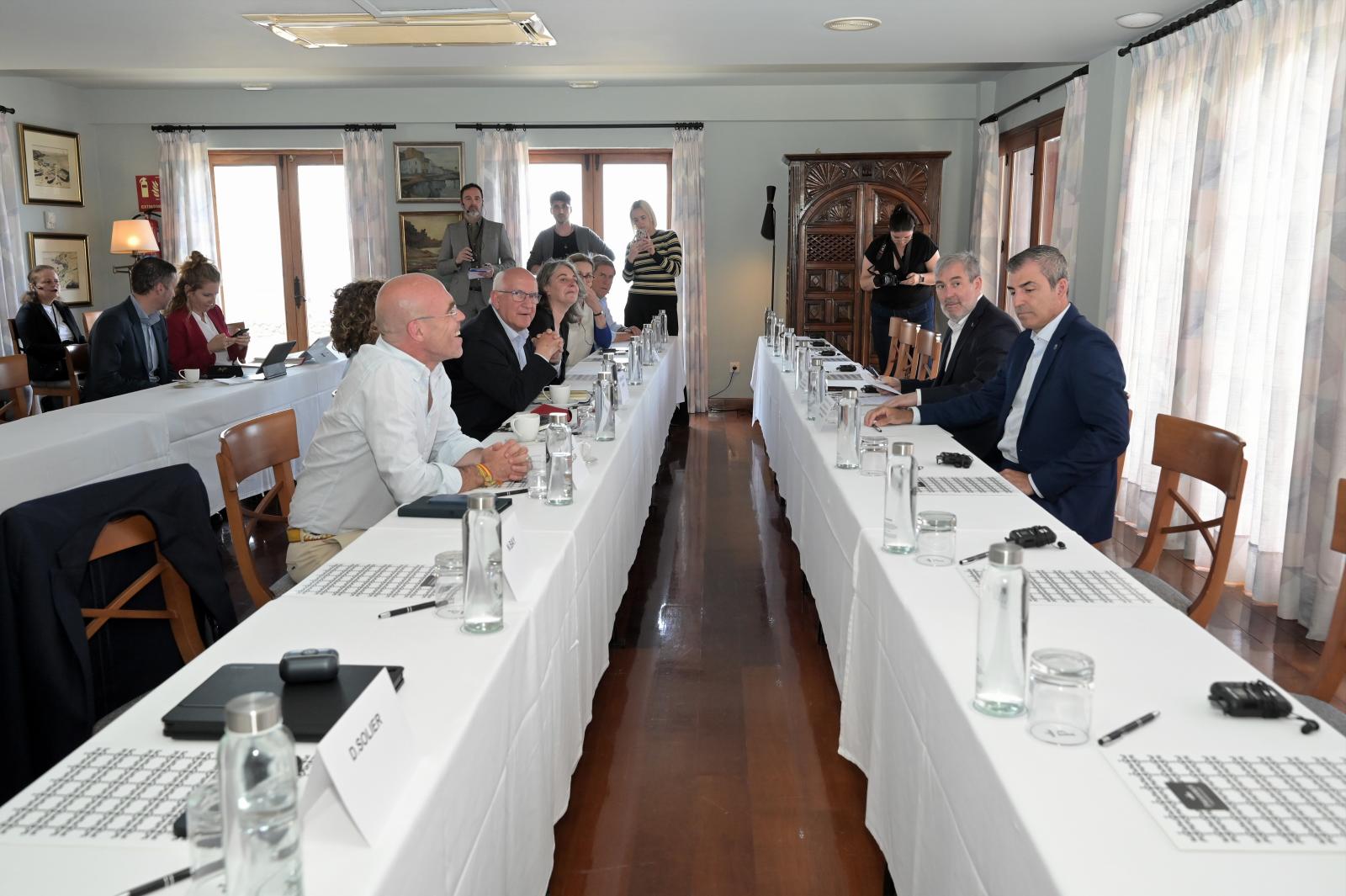 Eurodiputados se reúnen con Fernando Clavijo, presidente de Canarias