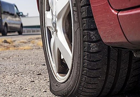 Las altas temperaturas y la falta de mantenimiento provocan problemas en el motor en los neumáticos