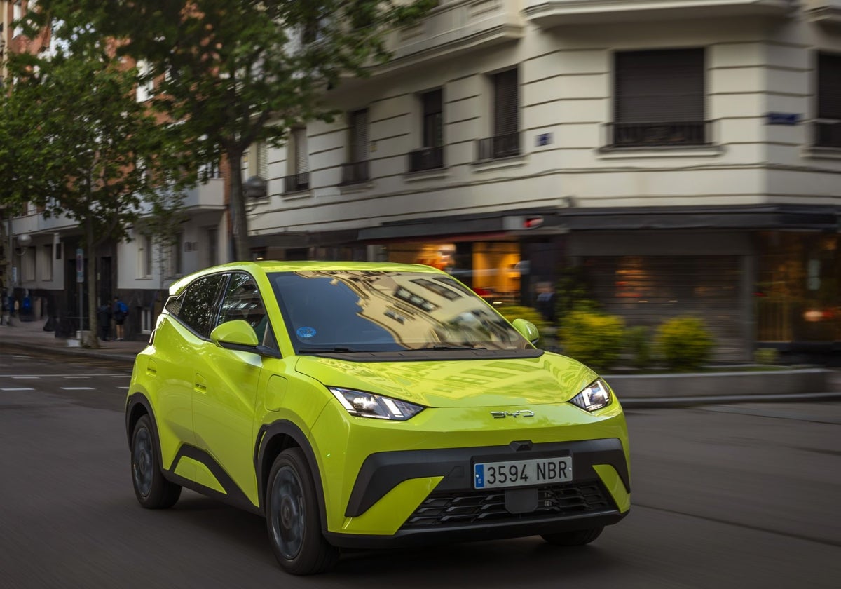 Behind the Wheel of the BYD Dolphin Surf: Highlighted by Bright Colours, It's as Attractive as Its Price