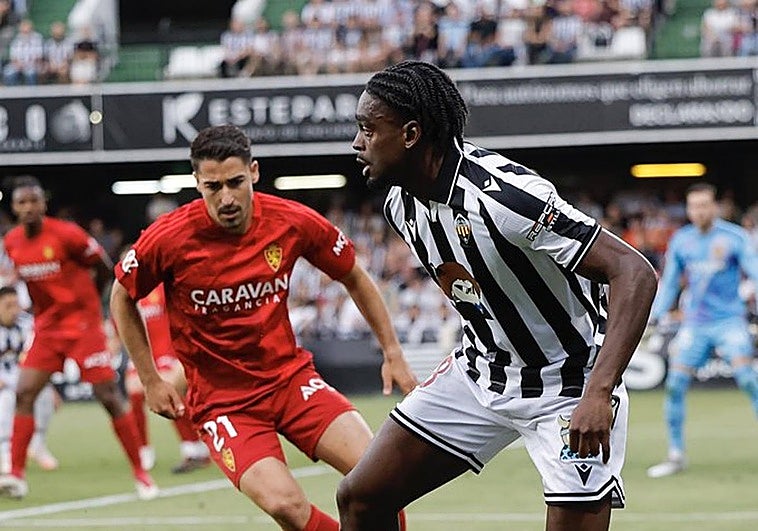 El Castellón cierra la temporada goleando al Zaragoza