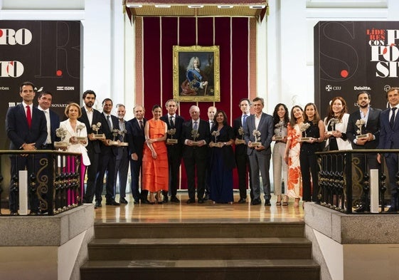 Foto de familia de Líderes con propósito 2. Manuel Mirat, CEO de Vocento, durante su intervención