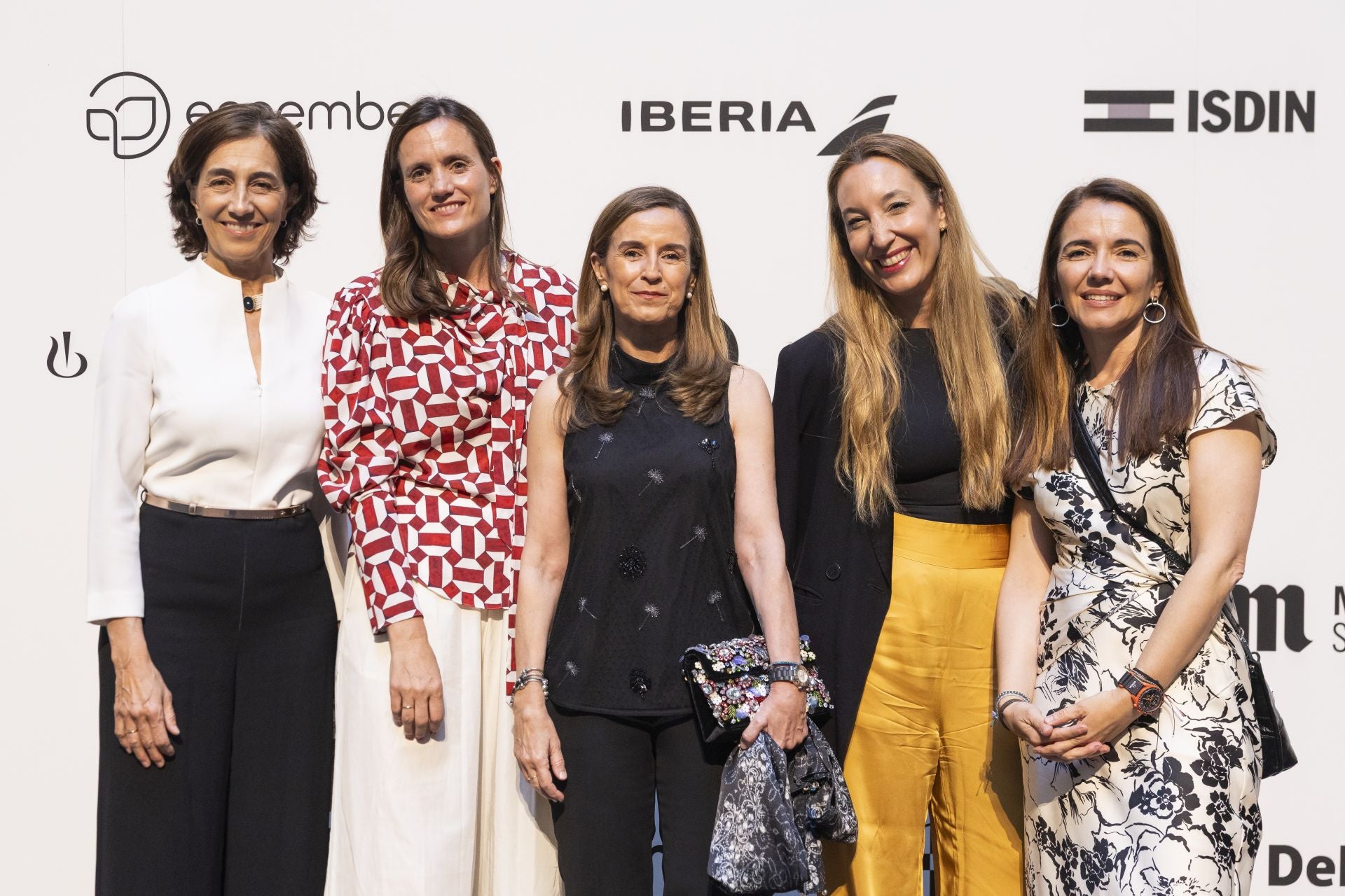 Equipo de Ecoembes: Begoña de Benito, directora de Relaciones Externas; Teresa Gallastegui, directora de Personas y Organización; Rosa Trigo, CEO de Ecoembes; Dorleta Vicente, directora de Asuntos Legales y ESG; y Nieves Rey, directora de Comunicación y Marketing