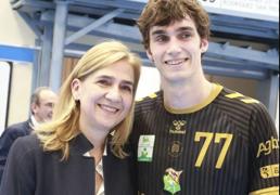 Los privilegios de la infanta Cristina cuando viene a España a ver a su hijo Pablo: por qué se comporta más Urdangarin que Borbón